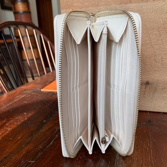 Coach Taylor Eyelet Accordion Zip Wallet—NWOT - Picture 2 of 8